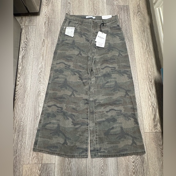 Refrain Los Angeles Camouflage Wide-Leg Pants - Picture 2 of 11